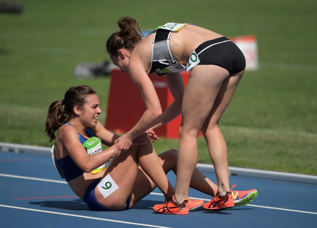 Nikki Hamblin, right, and Abbey D'Agostino after Hamblin fell during the 5000m Round 1 race at Rio.