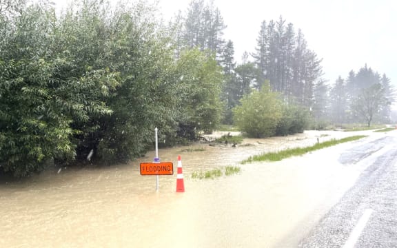 Road between Ruatoria and Tokomaru Bay