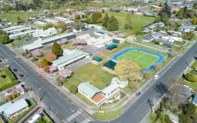 Ngongotaha School, established in 1911 on the outskirts of Rotorua, has grown in recent years and now has an enrolment scheme.
