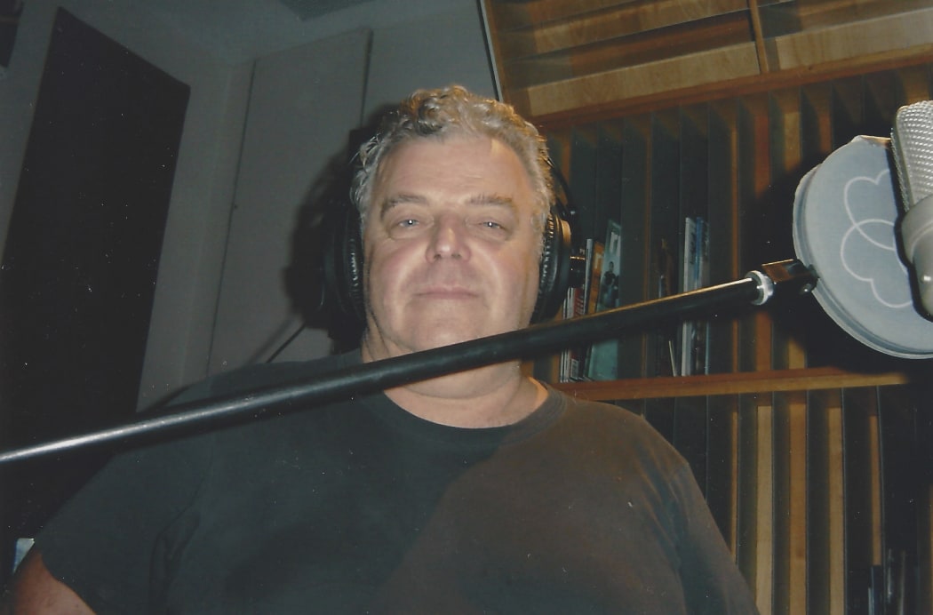 Rick Bryant in the Helen Young Studio, RNZ Auckland, 2003.