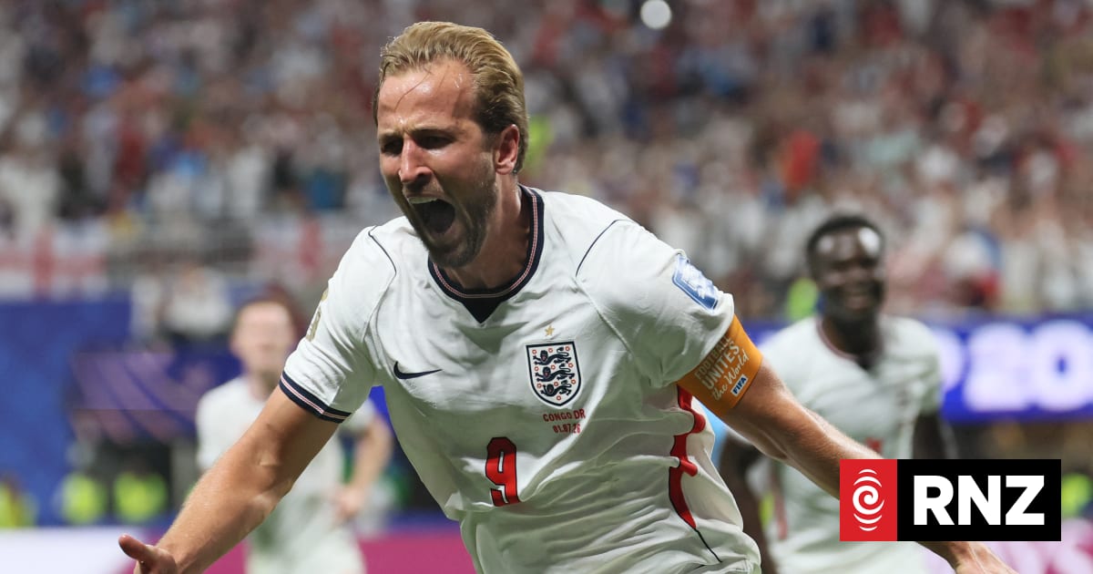 Harry Kane double rescues England in comeback win over DR Congo