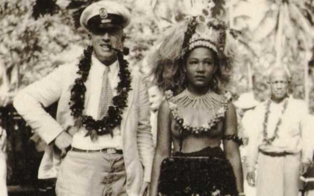 Fatu Frost (R) stands behind Von Luckner and the Taupou.