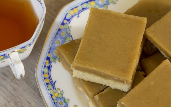 Ginger slice with tea.