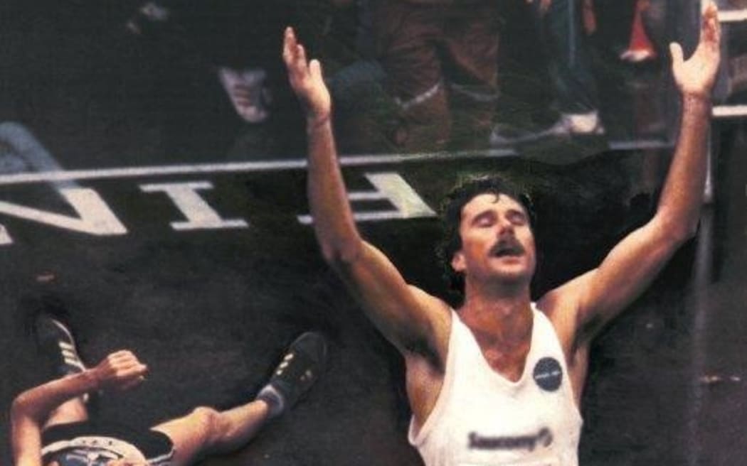 Painting of Rod Dixon winning the 1983 New York marathon