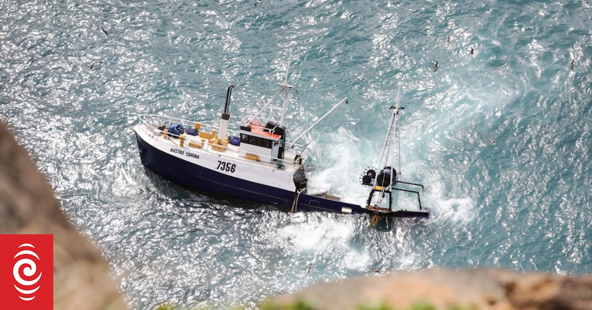 Grounded Austro Carina trawler at Banks Peninsula starting to break up, salvage could take months - Vimarsana News