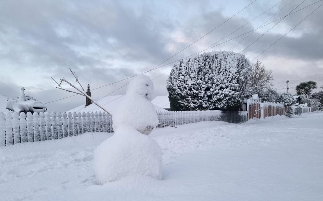 Snow in Dunedin's hill suburbs.
