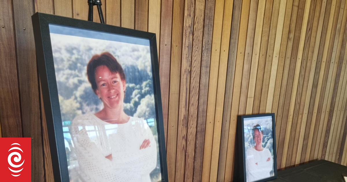 Memorial for Senior Sergeant Lyn Fleming unveiled at Nelson Police Station