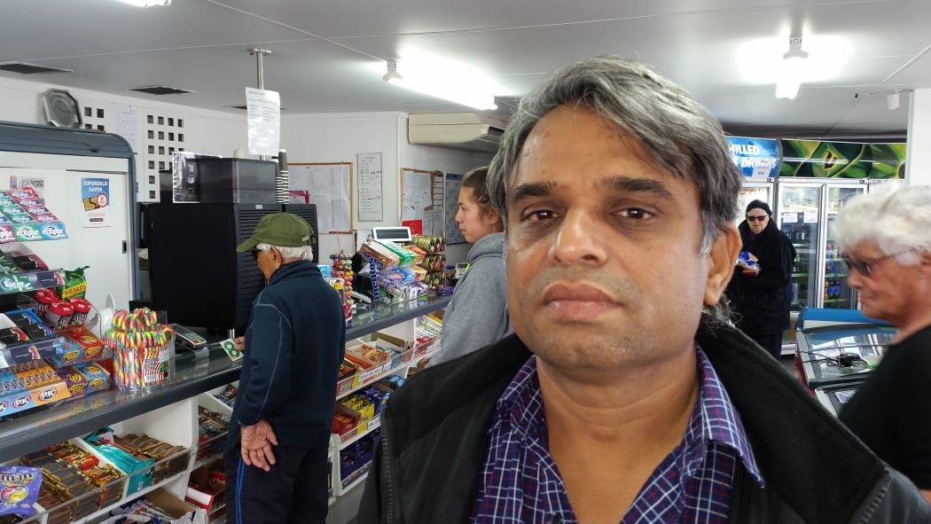 Rajesh Mehta, who owns a fruit and vegetable store, said he faced a substantial stock loss as a result of the lack of back-up.