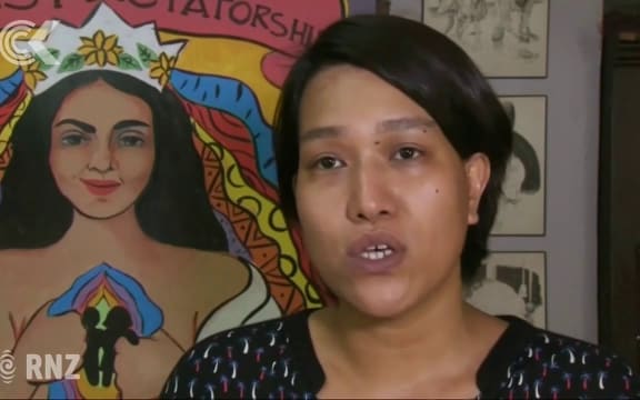 President of Pilippines asks woman to kiss him in exchange for book