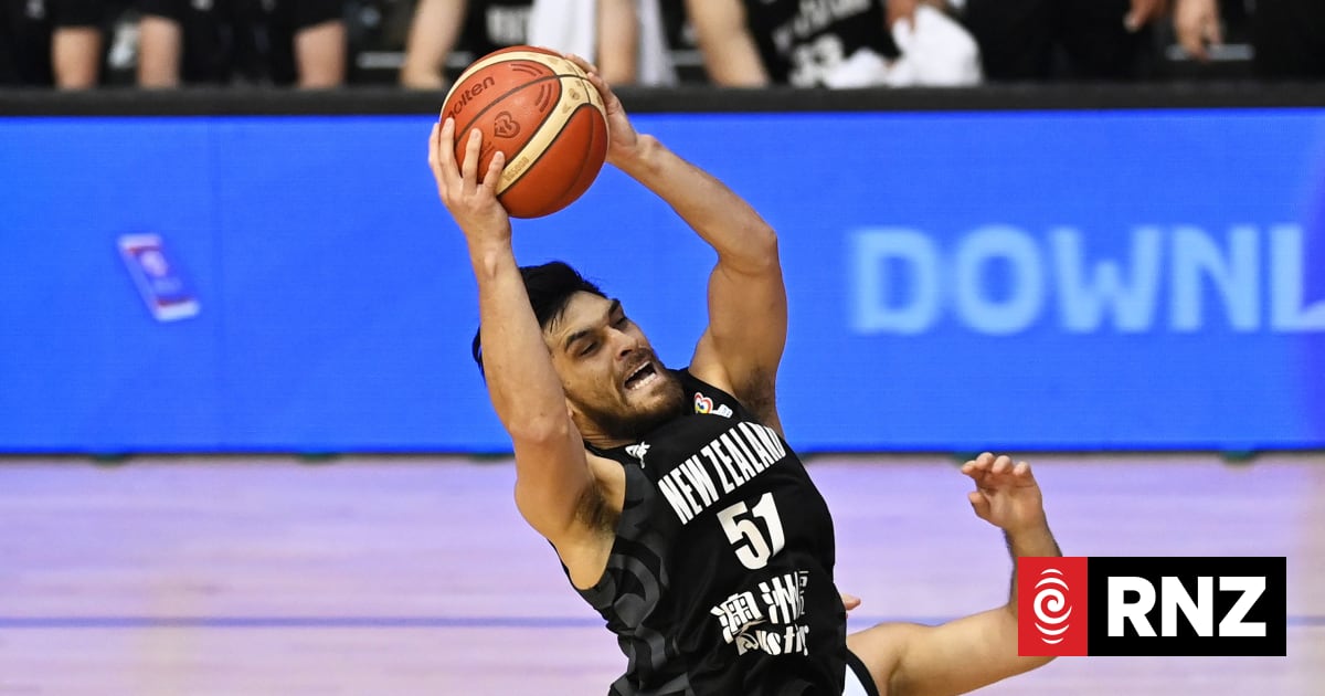 Basketball: Time right for Tall Blacks to challenge Boomers | RNZ