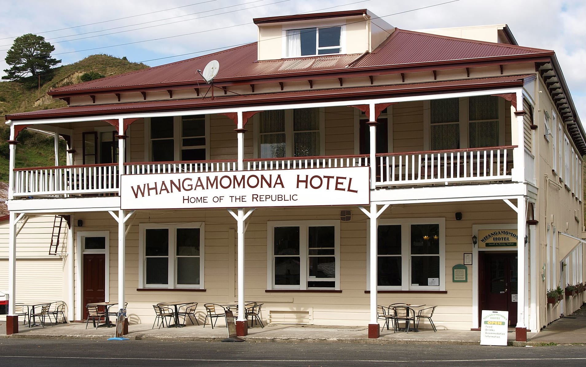 Whangamomona Hotel