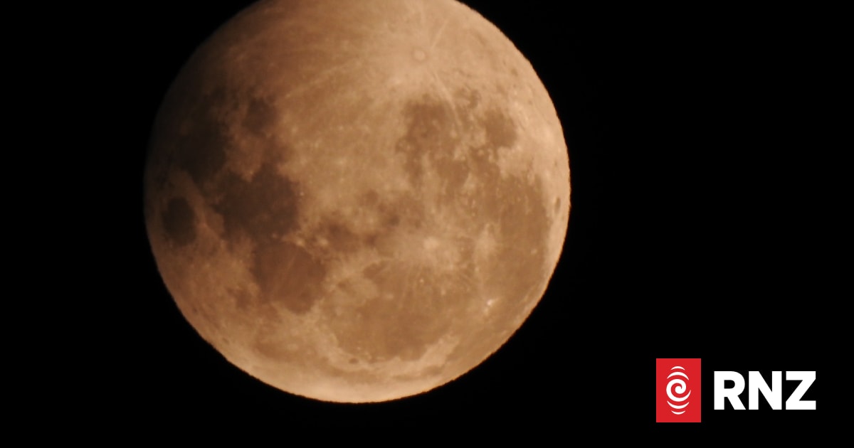 Where and how to catch a glimpse of the total lunar eclipse, or 'blood ...