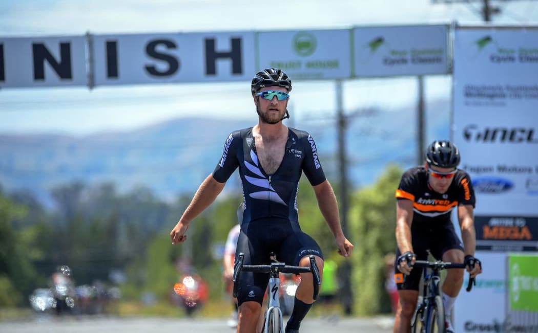 Regan Gough wins stage three of the 2021 NZ Cycle Classic.
