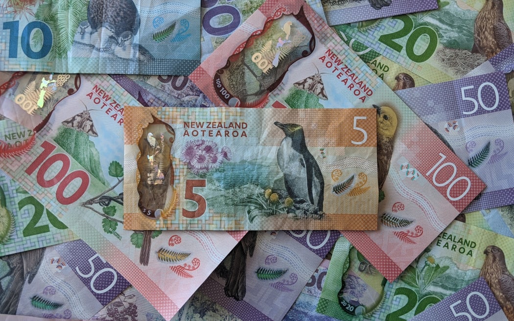 New Zealand money, cash, currency, bank notes.