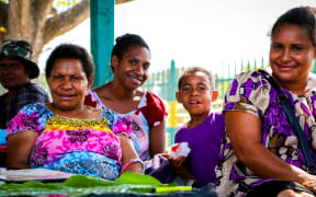 Women in PNG at a market