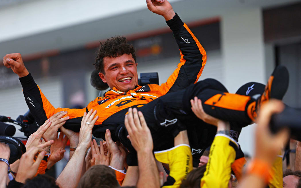 Norris de McLaren gana el Gran Premio de Miami en su primera victoria en F1