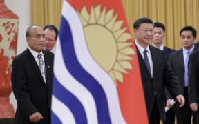 Chinese President Xi Jinping and Kiribati President Taneti Maamau (left) attend a welcoming ceremony at the Great Hall of the People in Beijing, China Jan. 6, 2020. (Jason Lee/Reuters)