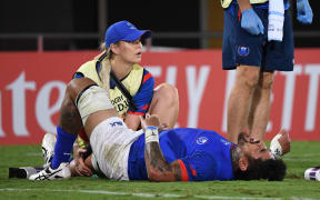 Samoa number eight Afasetiti Amosa was forced off with a serious knee injury.