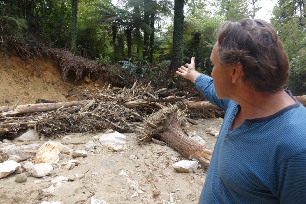 Merv Hall says this stream was producing waves possibly up to eight metres high during the storm.