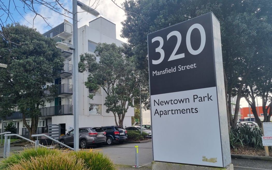 Residents in a Wellington social housing complex are taking desperate measures to avoid the unbearable summer heat.