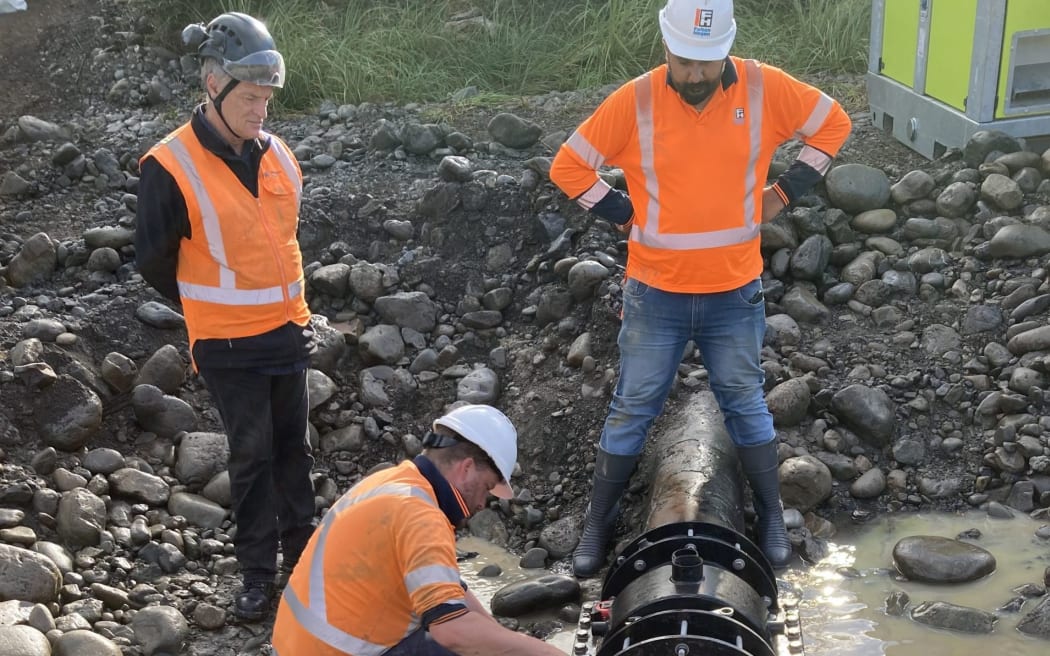 Wellington Water crews at Featherston pipe site