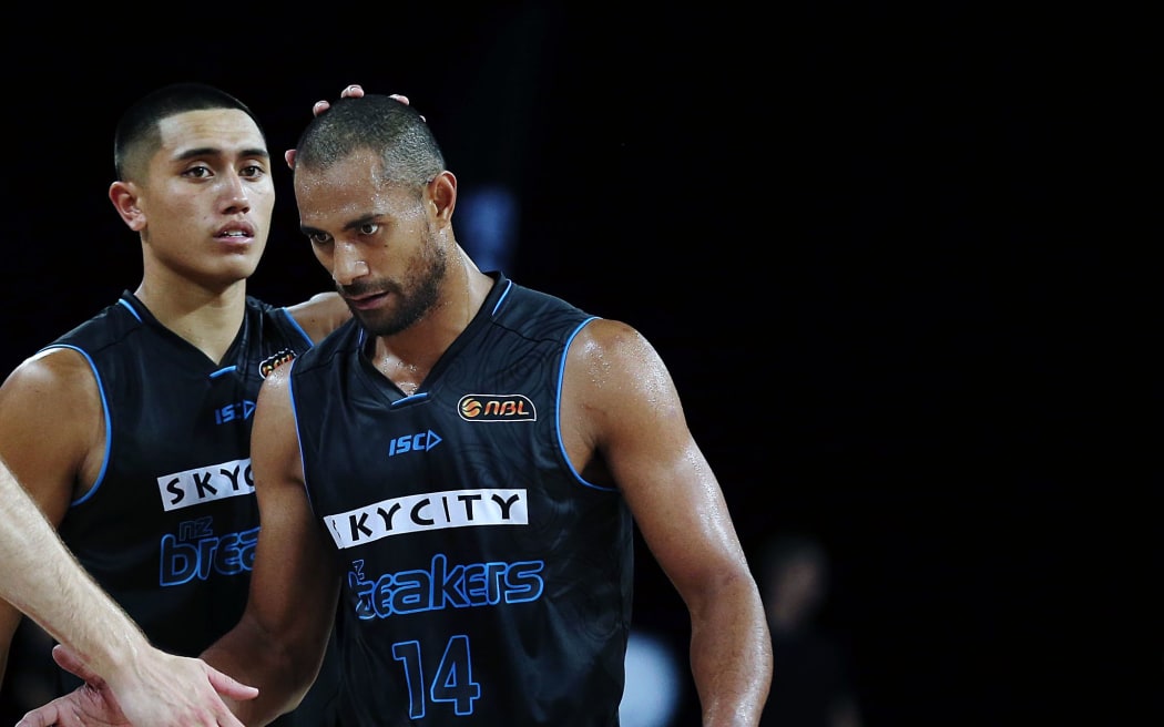Reuben Te Rangi (L) and Mika Vukona