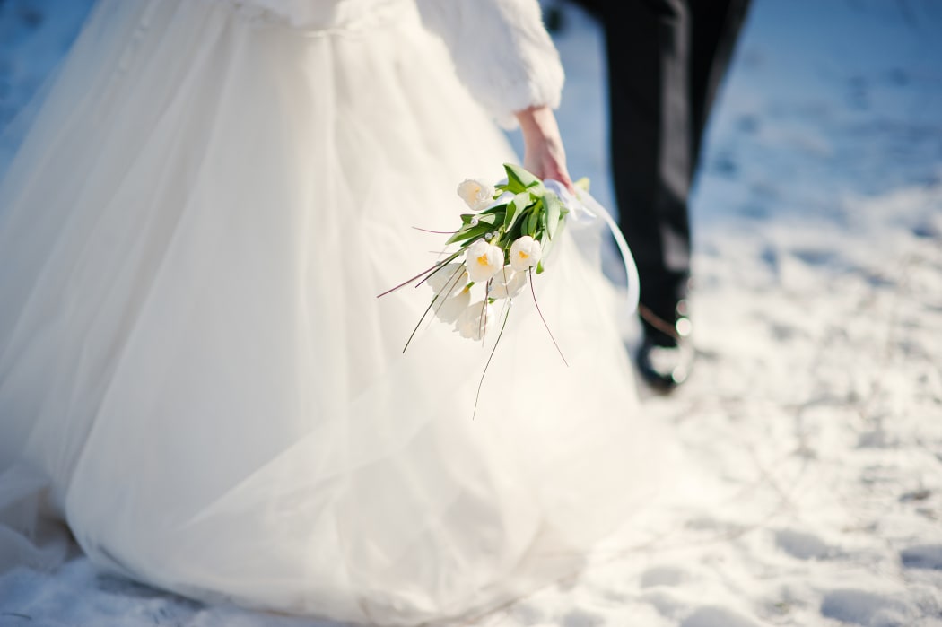 wedding couple at the winter day