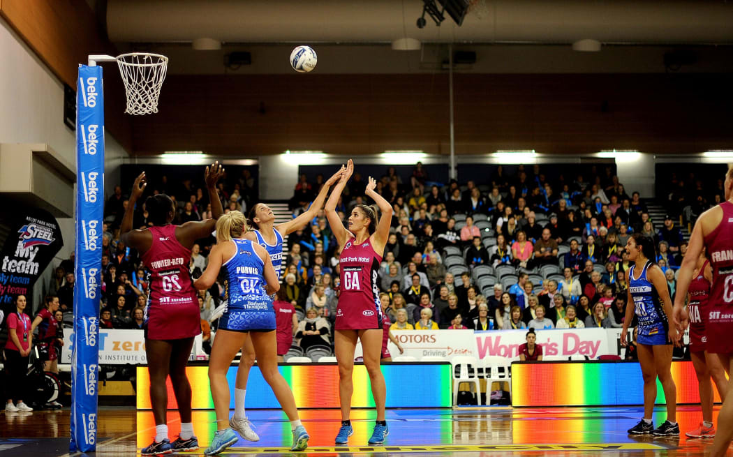 Southern Steel play the Northern Mystics.
