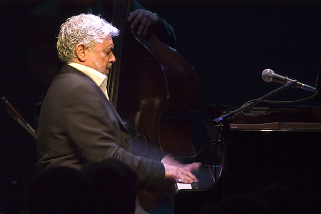 Monty Alexander (Piano) with Hassan Shakur (Cello Bass) and George Fludas (drums) at Ronnie Scott's London.  26/06/2006