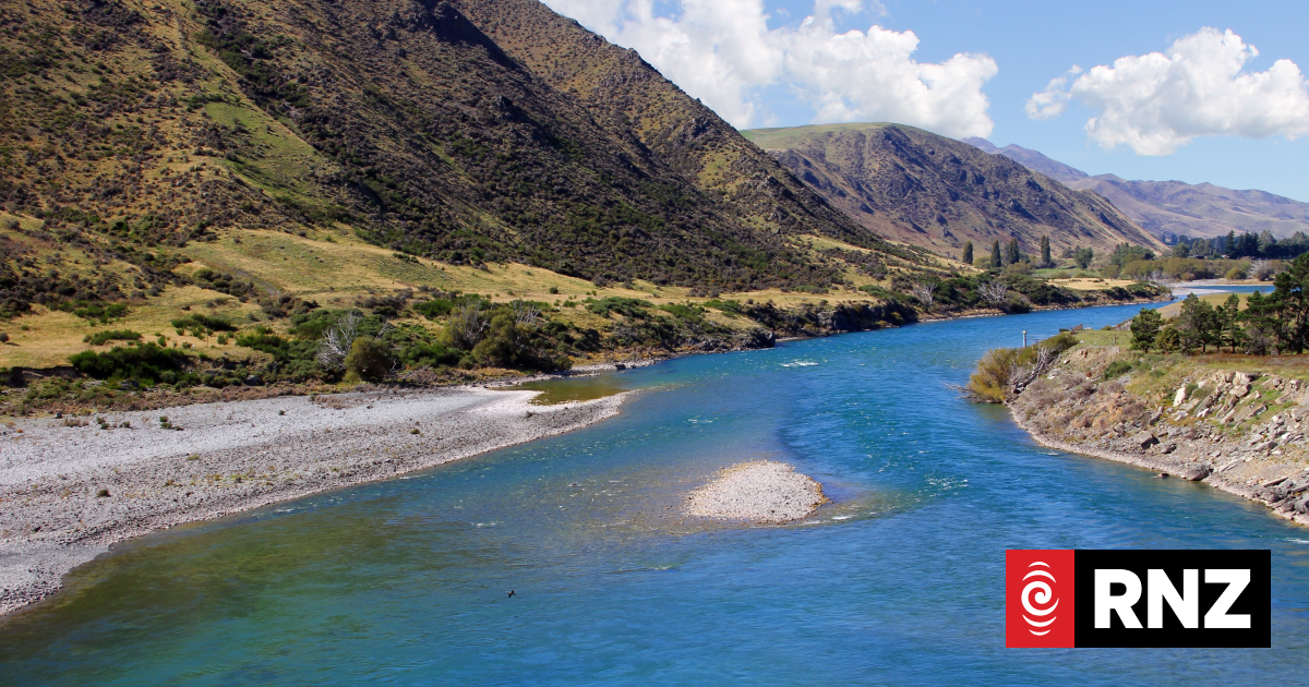 Search for person missing from boat on Waitaki River - Vimarsana News