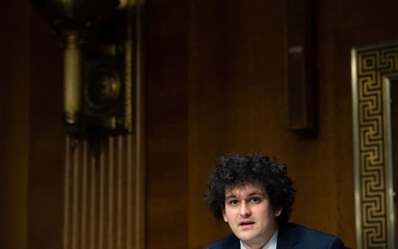 FTX crypto founder arrested, faces charges from two US agencies | RNZ