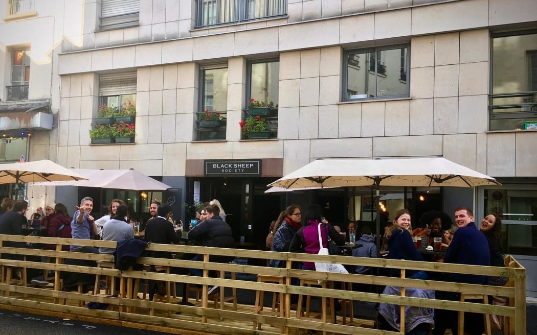 The Black Sheep Society, Paris