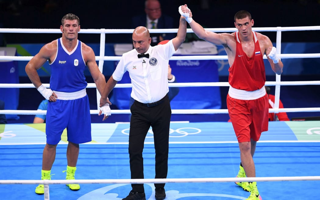 Clemente Russo (ITA) vs Tischenko (RUS) in the men's 91kg division at the 2016 Rio Olympics.