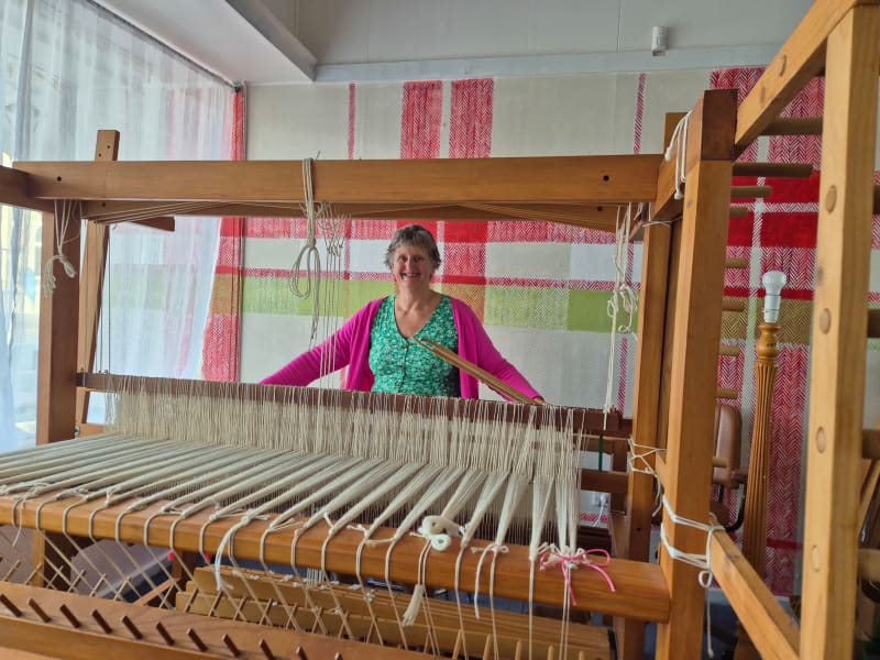 Alison Ross is trying to highlight Taranaki's sheep farmers through her Taranaki Blanket project.