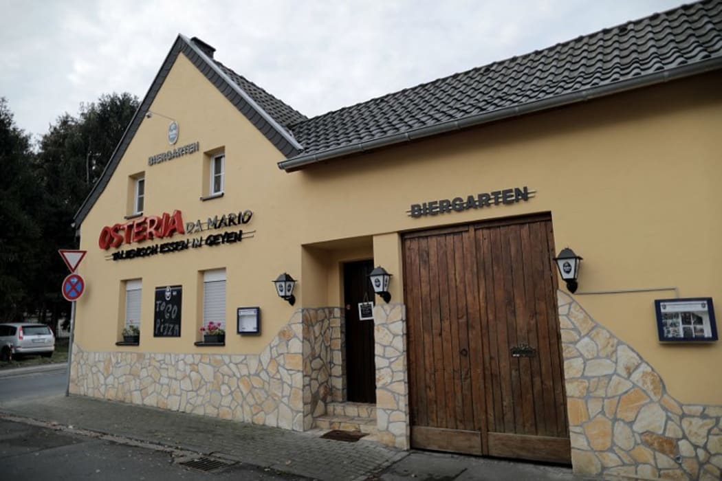 05 December 2018, North Rhine-Westphalia, Pulheim: During the large-scale raid against the Italian Mafia, police arrested one of the alleged main perpetrators. The owner of Osteria is accused of being a member of a criminal organisation and of having been involved in extensive cocaine trafficking.