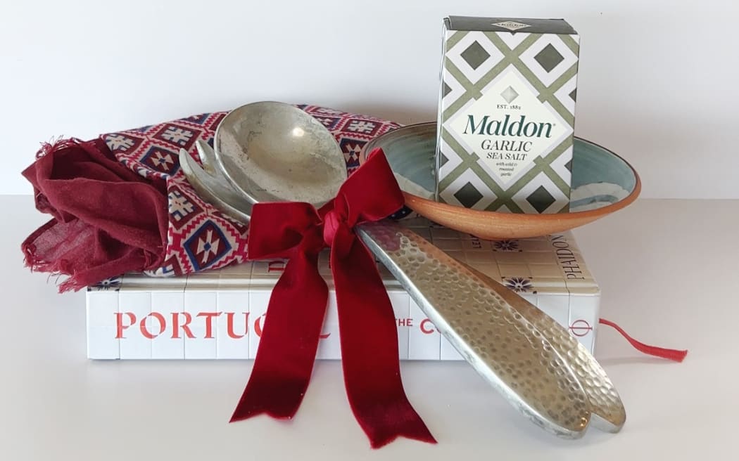 Unna Burch finds a set of thrifty Christmas gifts by looking for a theme or a standout piece to centre the other presents around.