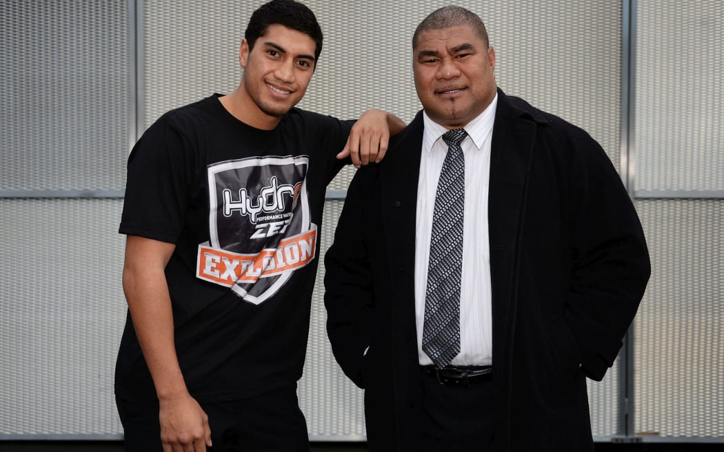 Jordan Tuigamala with dad Inga Tuigamala in 2013.
