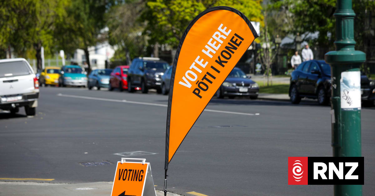 Christopher Luxon wants a referendum on MMP - How does the current system work?