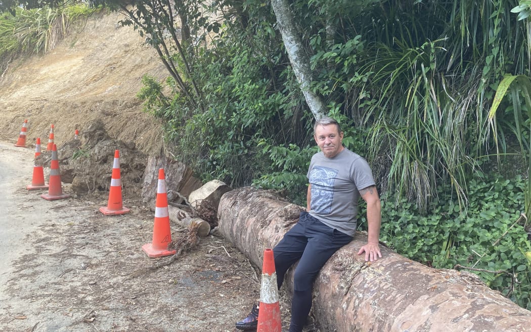Simon Scott in Titirangi