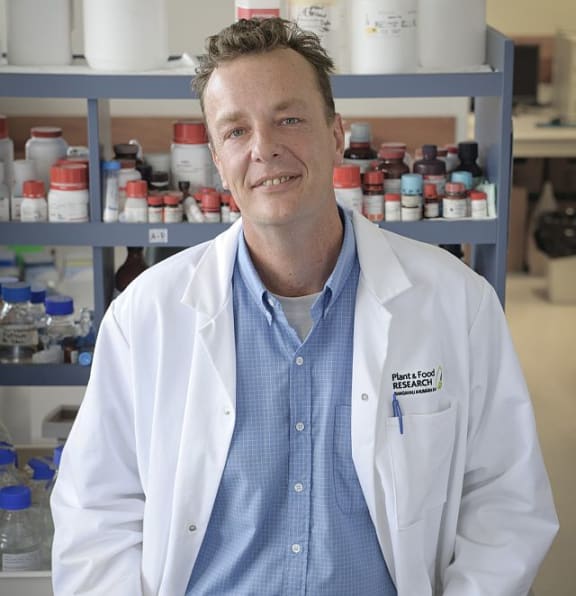 Arjan Scheepens is a neuroscientist working at Plant and Food Research.