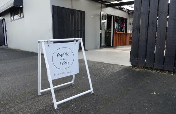 A modest sandwich board on Banks Steet offers no hint you’re about to enter New Zeaalnd’s best café.