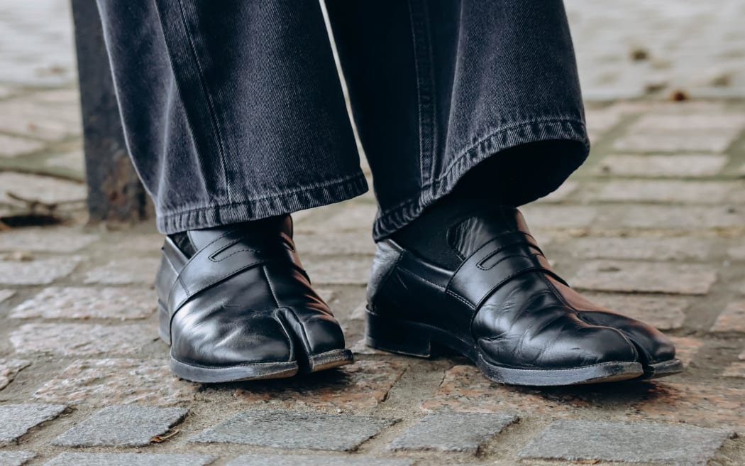 Tabi shoes are turning heads from Hollywood to Melbourne. What makes this Japanese footwear so special RNZ News