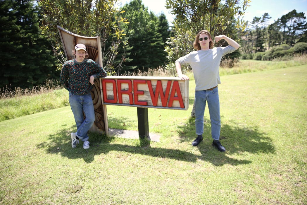 New Gum Sarn (L-to-R Durham Fenwick, Oscar Dowling) en route to Orewa