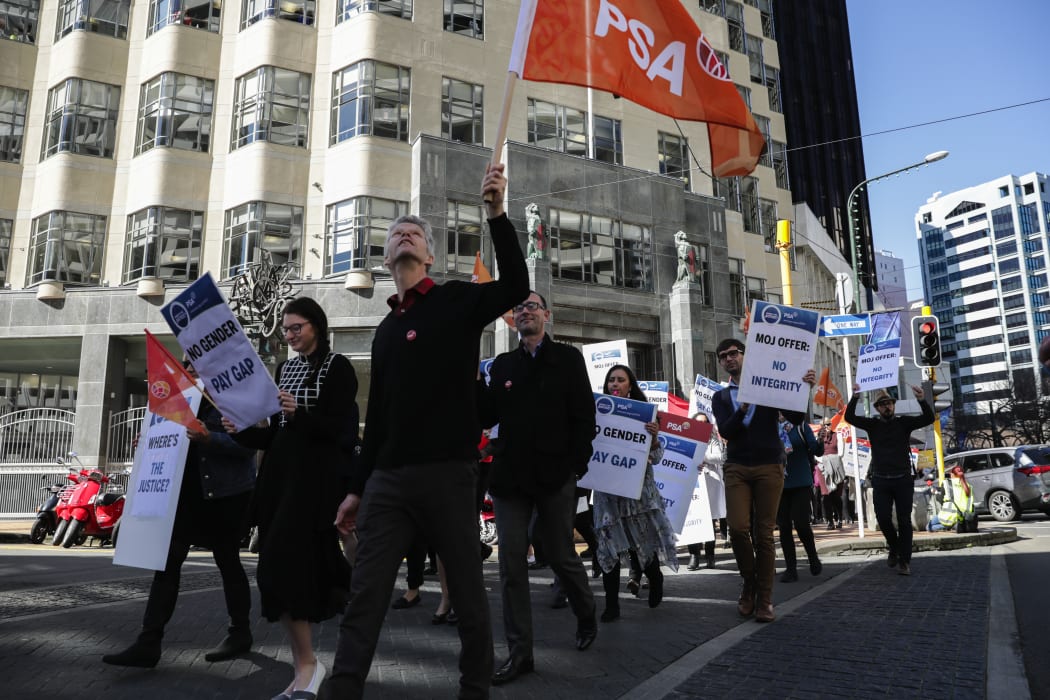 Court workers in Wellington were among 2000 staff who went on strike for two hours on Wednesday for higher pay and better conditions.