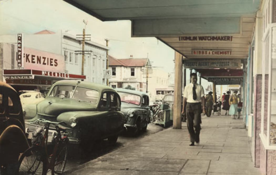 The main shopping street of Upper Hutt in the 1950s.