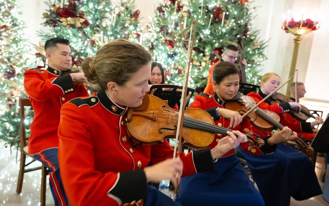 Members of the US Marine Band play in Grand Foyer.