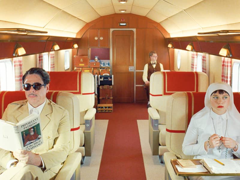 Benicio del Toro and Mia Threapleton in The Phoenician Scheme.