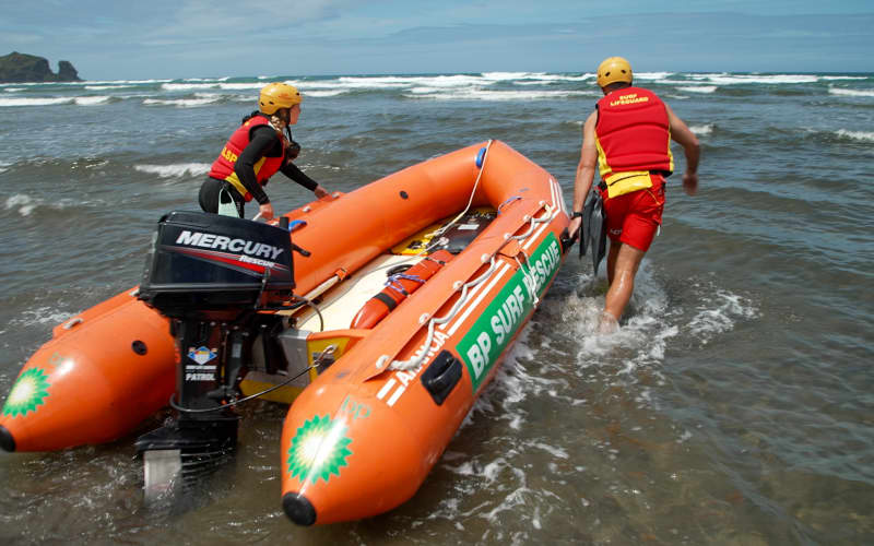 Surf Life Saving stress caution as rescues double from last year | RNZ
