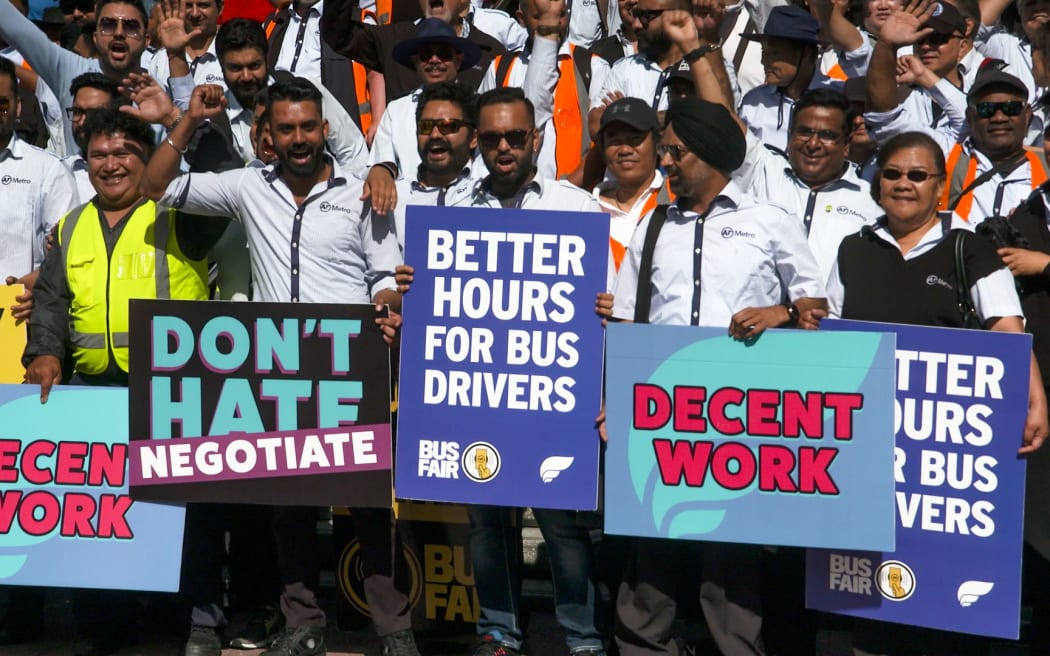 Hundreds of bus drivers marched on Queen St as negotiations between the union and NZ Bus continue.