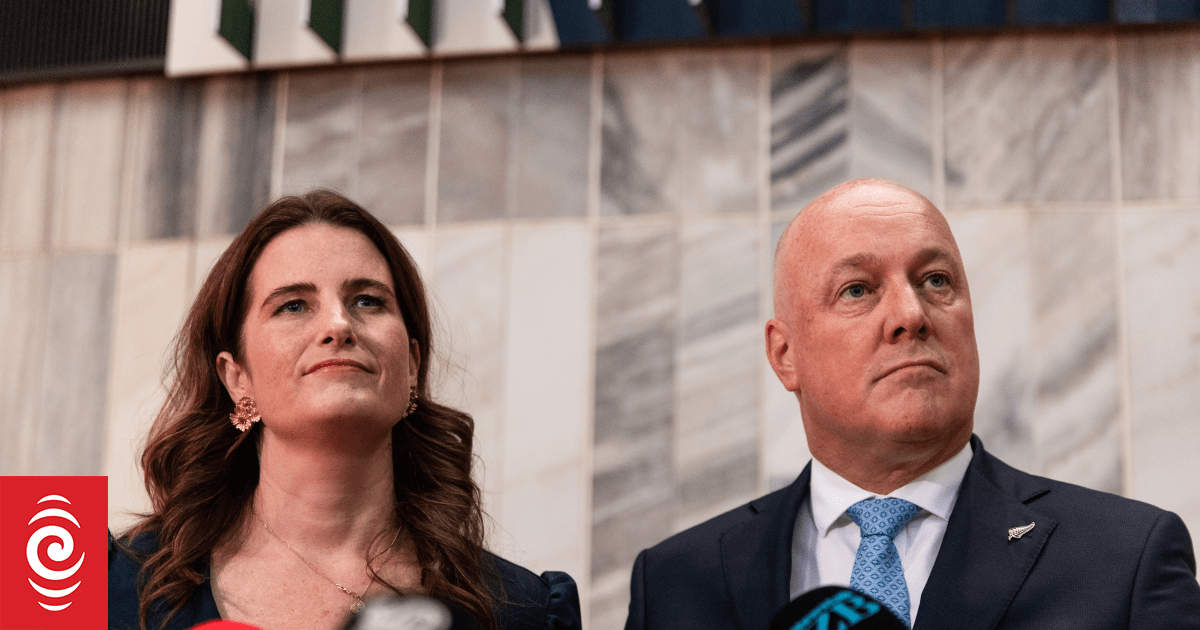 Government performance rating hits new low in survey